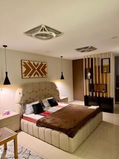 The Walnut Lounge - 2