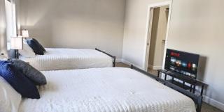 Downtown Suite - Spacious! RnRHoF, Casino, Stadium - 8