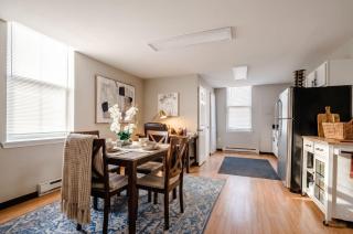 The Terrace at Park Place 2nd floor walk up -cozy 2 bedroom fast WiFi free coffee - 8