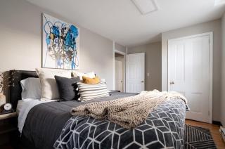 The Terrace at Park Place 2nd floor walk up -cozy 2 bedroom fast WiFi free coffee - 4