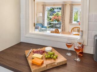 Damson Cottage - Peaceful location, charming communal orchard & private patio garden - 3