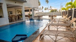 Apto frente ao mar com varanda, piscina, pet friendly - 0