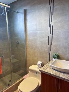 Casa familiar con 4 habitaciones y 4 baños - 7