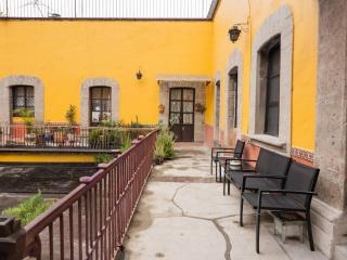 Spacious 4BR Duplex in the historic center with AC - 2