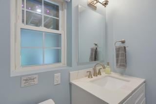 Private Suite Nestled in Lower Level of Home - Arlington - 8
