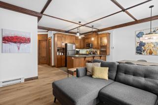 Les Manoirs with Pool and Hot Tub near Village 120-7 - 7