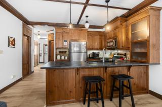 Les Manoirs with Pool and Hot Tub near Village 120-7 - 6