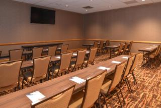 Holiday Inn Express Breezewood by IHG - 2