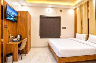 Hotel Shri Sai Palace Near Shree Ram Mandir Ayodhya - 3