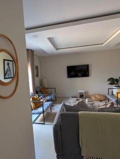 Newly renovated 3 bedroom house in Leopards Hill - 2