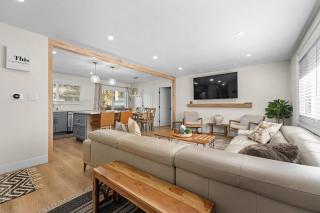 Luxury Hyatt Oasis 3 Bedrms 1 Bath SFH for Fun Ski home - 0