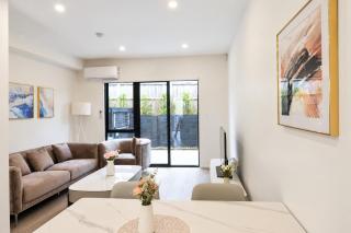Brand New 3BR Family Townhouse & 500m to Train & Gated Community &Free Parking - 9