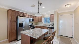 Crescent Royale Condominiums 302 - 9