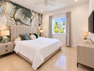 Ultra Luxe 5 Bedroom Island Villa with Dock & Pool - 8