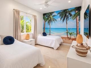 Ultra Luxe 5 Bedroom Island Villa with Dock & Pool - 4