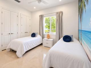 Ultra Luxe 5 Bedroom Island Villa with Dock & Pool - 3