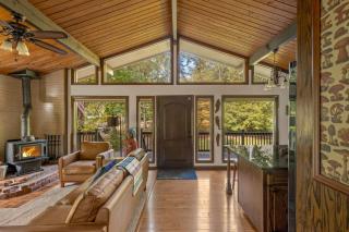 A cozy pet friendly chalet with vaulted ceilings wood stove and a spacious deck with covered hot tub near Mt Hood - 7