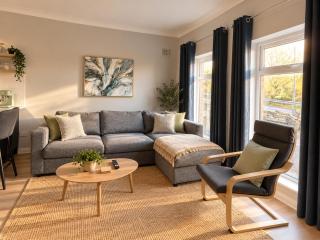 Stylish City Retreat 2 - sleeps 6 - 7