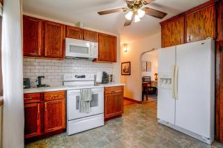 Walk to Light Rail & Local Eats: Cozy Duplex - 8