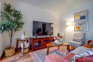 Walk to Light Rail & Local Eats: Cozy Duplex - 5