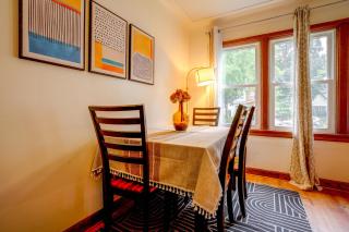 Walk to Light Rail & Local Eats: Cozy Duplex - 2