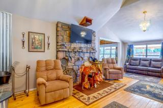 Rustic Home w/ Patio, 1 Mi to Sunset Beach! - 7