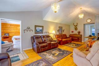 Rustic Home w/ Patio, 1 Mi to Sunset Beach! - 4