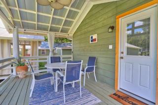 Creekside Cabins - The Texan - 2
