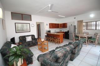 Uvongo Cabanas 3B - Margate - 6