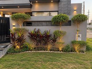 4 Bed Modern & Luxury Villa, massaging seat, Near DHA Raya - 9