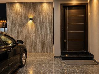 4 Bed Modern & Luxury Villa, massaging seat, Near DHA Raya - 7