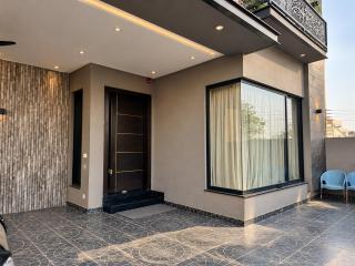 4 Bed Modern & Luxury Villa, massaging seat, Near DHA Raya - 6