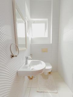 Affordable DsQ with pool No Kitchen - 1
