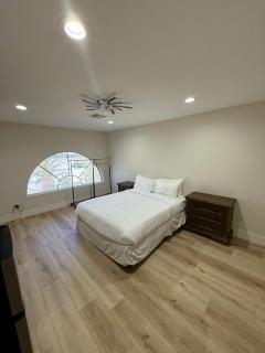 Luxe 6BR Home with Pool BBQNear Strip - 5