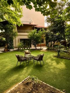 Garden Villa Retreat - 7