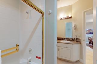 Comfortable and cozy side-by-side condos with private hot tub & great location - 1