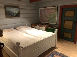 Beautiful renovated log cabin - 5
