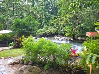 Arenal Keljá Villa MúcMúc-Couples Escape-River-Nature - 5