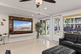 Beach Resort Condo 1st Floor and Heated Pool - 0