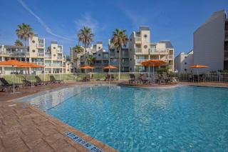 Beachfront Getaway with Ocean View and Resort Amenities - 9