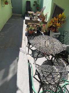 Casa Canto dos Pássaros -2 quartos, 1 banheiro, 3min do Shopping Flamboyant e Autodromo - 1