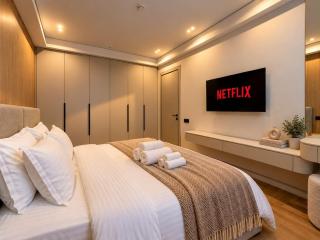 Cozy Modern Apartment with City view, NRG U Tower - 5