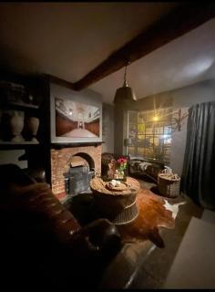Entire Georgian luxury house - 3 Storey- High St Henley-in-Arden -Two bedrooms-Sleeps 4 people Close to Stratford upon Avon - Warwick - Solihull - NEC - 2