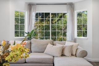 Central Retreat w Fireplace, Garden & Parking - 1
