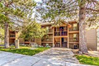 Cozy mountain studio near skiing & town with fast WiFi shared pools & patio - 7