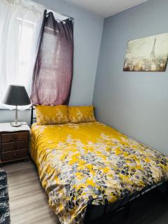 Spacious 4-bedroom Duplex Flat I Near Town Center & Shops - 9