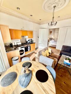 Victorian Style Apartment - Studio in Cambridge City Centre sleeps 3 close to river & Cambridge university - 5