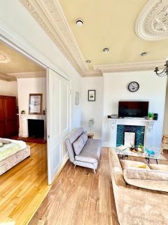 Victorian Style Apartment - Studio in Cambridge City Centre sleeps 3 close to river & Cambridge university - 4