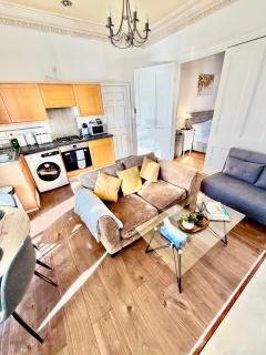 Victorian Style Apartment - Studio in Cambridge City Centre sleeps 3 close to river & Cambridge university - 2