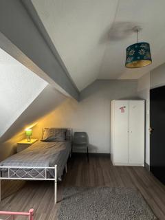 Spacious 4-bedroom Duplex Flat I Near Town Center & Shops - 7